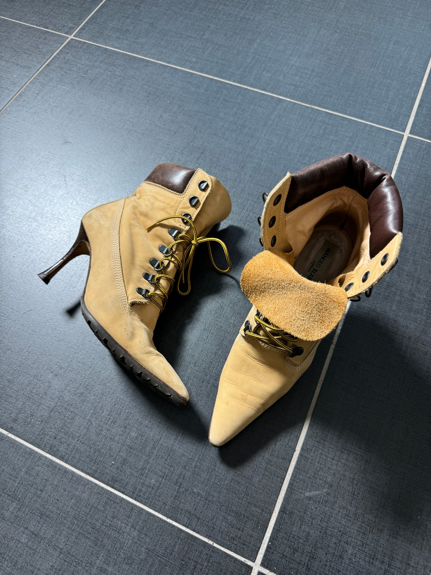 Manolo Blahnik Boots (37.5)